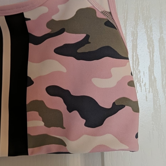 Victoria's Secret Ultimate camo sports bra - Picture 2 of 4